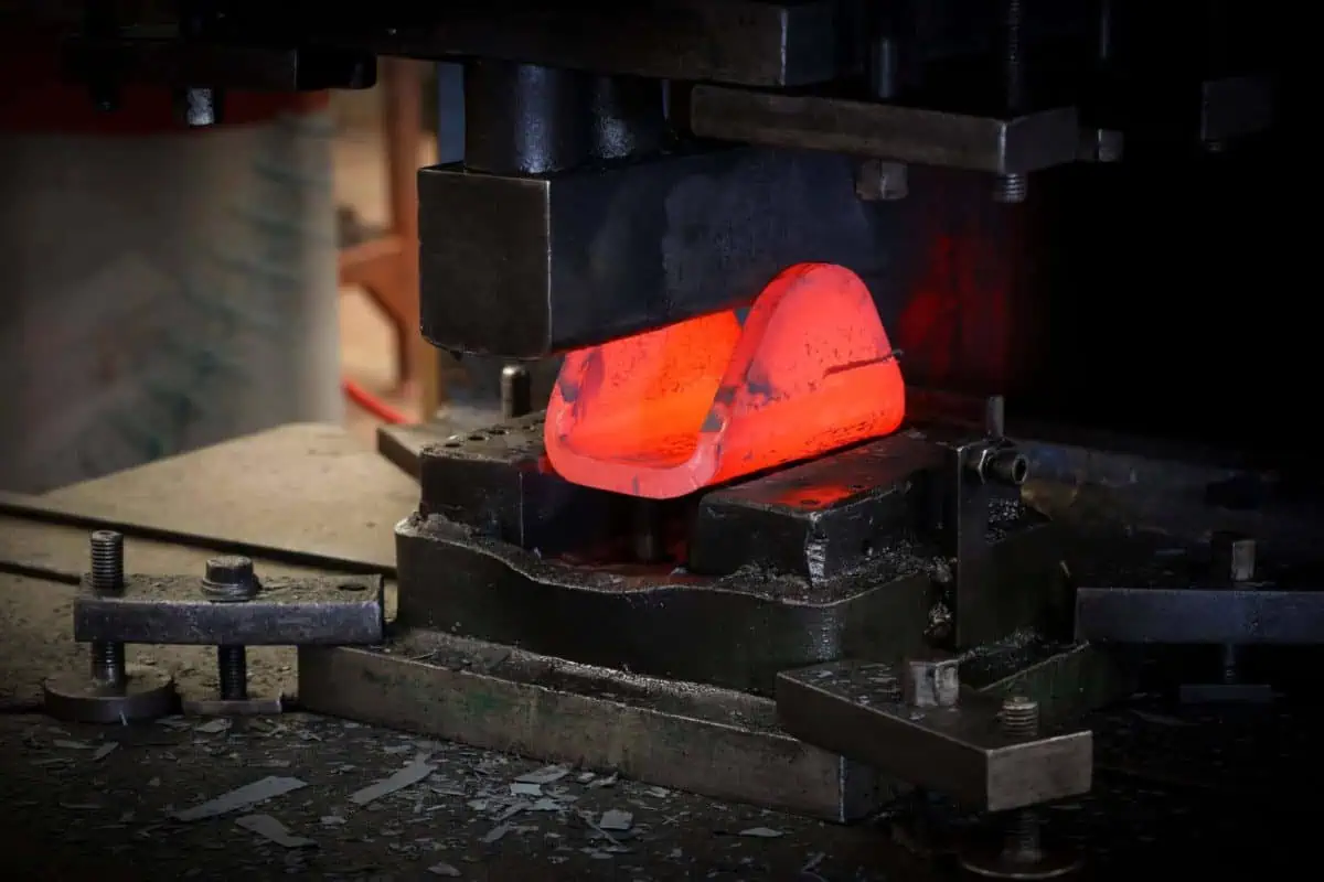 Which One to Choose: CNC Machining or Die Casting?